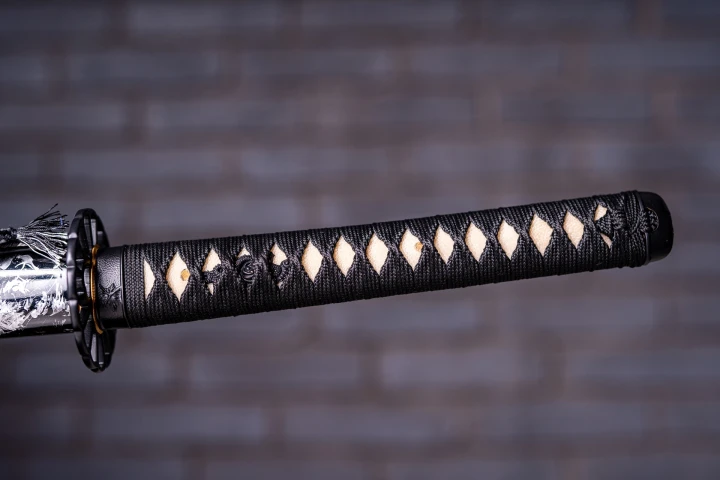 katana-model-5-tsuka-detal-miecz-samurajski.jpg