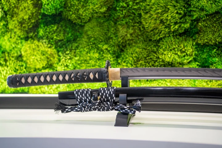 katana-model-5h-na-stojaku.jpg