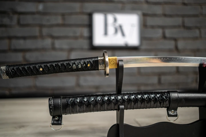 katana-t10-black-leatherette-saya.jpg