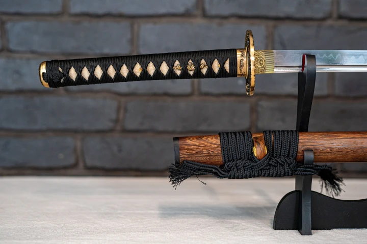 ostra-katana-recznie-kuta-t10-full-tang.jpg