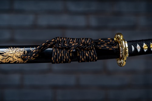 czarna-saya-drewno-lakierowane-katana-damast.jpg
