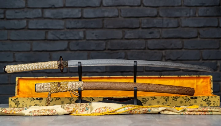 katana-model-13-t10-recznie-kuta-katana-warszawa.jpg