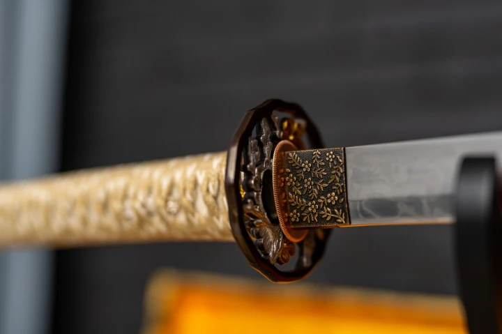 katana-model-13-tsuba-kolekcjonerska.jpg