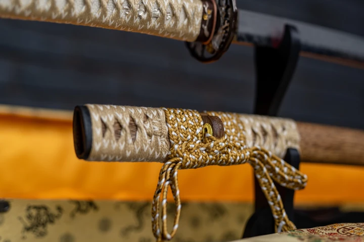 katana-t10-model-13-katana-na-stojaku.jpg