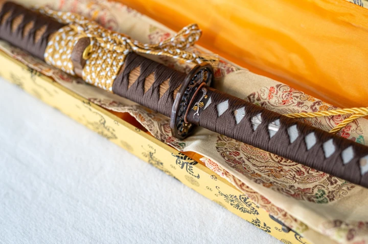 miecz-katana-premium-autentyczne-materialy.jpg