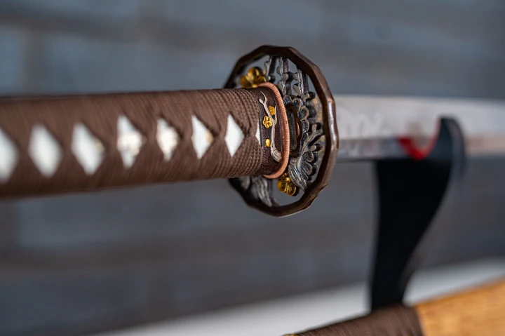 tsuba-artystyczna-detale-premium-katana.jpg