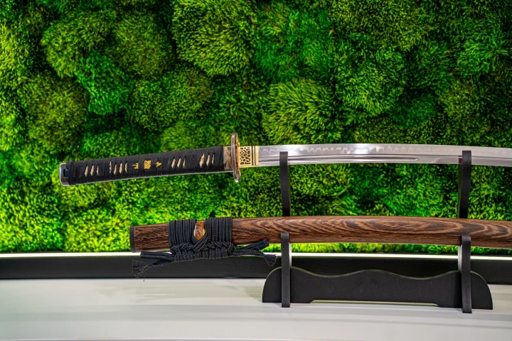 ekspozycja-na-stojaku-wakizashi-model-4s.jpg