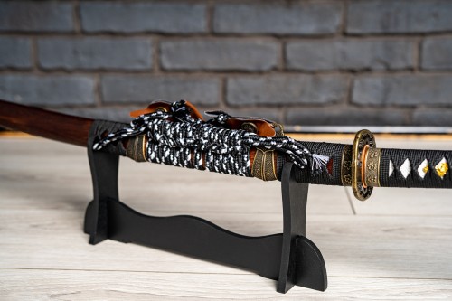 katana-m,odel-3-na-stojsku-oplot- saya.jpg