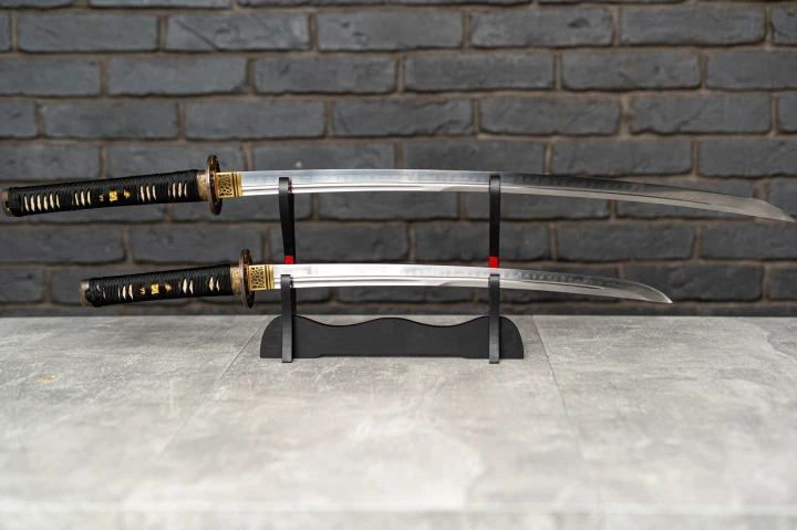 zestaw-4s-ostrze-na-stojaku-bladevision-katana.jpg