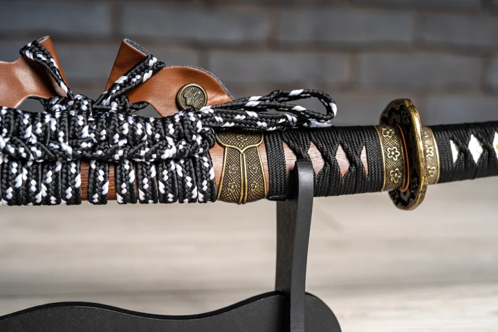 t10-katana-sakura-kwiat-wisni.jpg