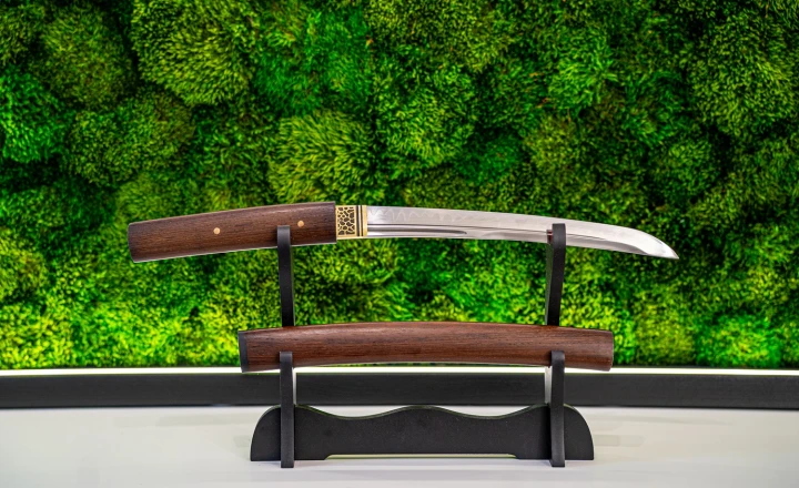 tanto-shirasaya-s1-3-prezentacja-na-stojaku.jpg