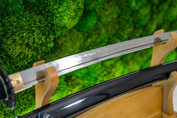 katana-model-5h-naturalna-linia-hamon.jpg